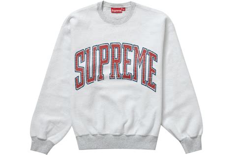 supreme no chip inside shirg.